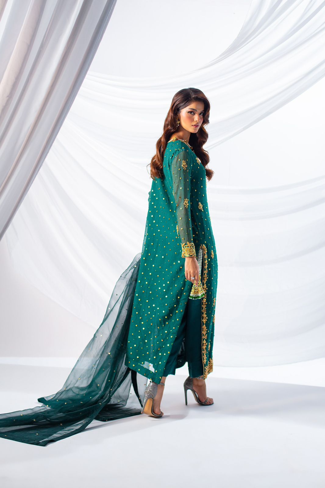 Sehrish NadeemGreen kamdani Ayla's Atelier